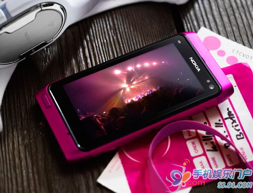 N8粉色版发布 搭载最新Symbian Anna系统